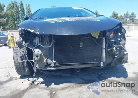 2017 Toyota Corolla Se z USA, uszkodzony, nr VIN 5YFBURHE6HP679565